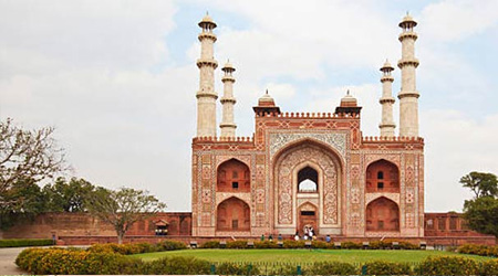 Akbar's-Tomb-in-Sikandra